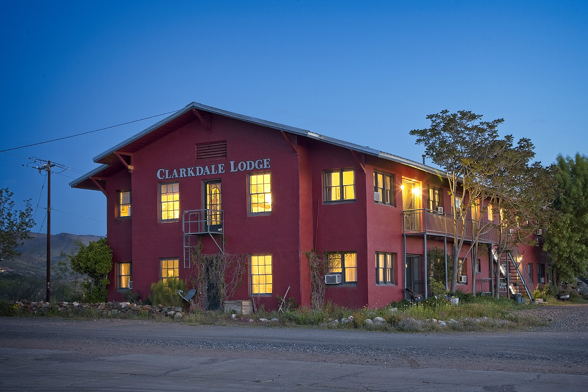 the clarkdale lodge exterior just before sunrise